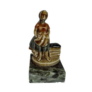Wade Ceramics, Molly Malone Porcelain Figurine on Marble base, Irish Folklore